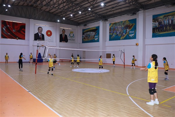 Haliliye Belediyesi’nden gençlere spor desteği