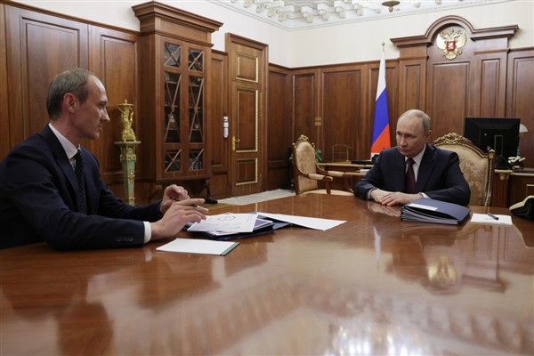 Putin, Başbakan Yardımcısı Grigorenko ile bir araya geldi