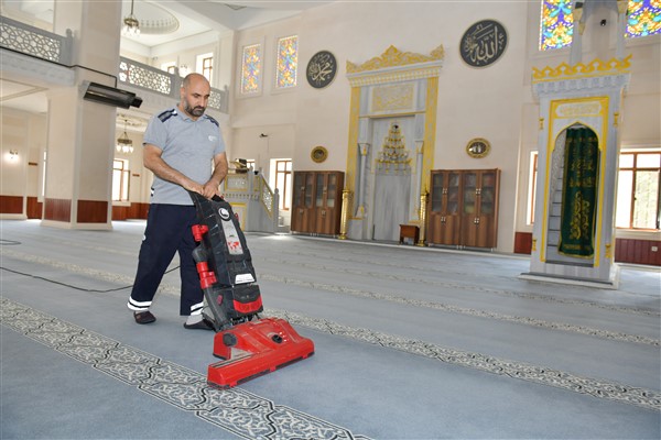 Esenyurt Belediyesi’nden camilere destek