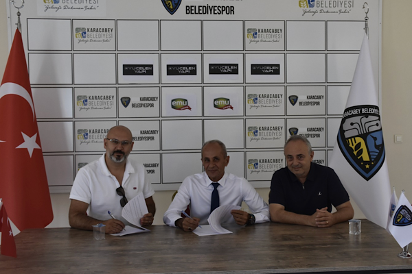 Karacabey Belediyespor’a Yücelen Yapı’dan sponsorluk desteği
