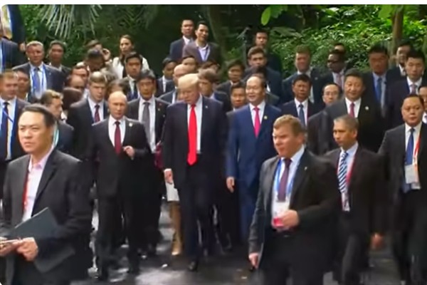 NBC: Beyaz Saray, Zelenskiy’i Alaska’ya davet etmeyi düşünüyor