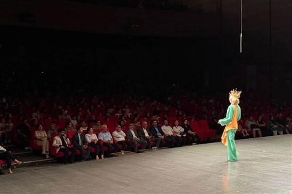“Küçük Prens” oyunu Çayırova’da izleyiciyle buluştu
