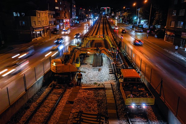 Bursa Büyükşehir Belediyesi’nden raylarda çalışma