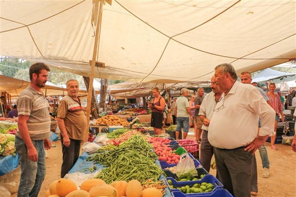Başkan Demirhan, esnaflar ve vatandaşlarla bir araya geldi
