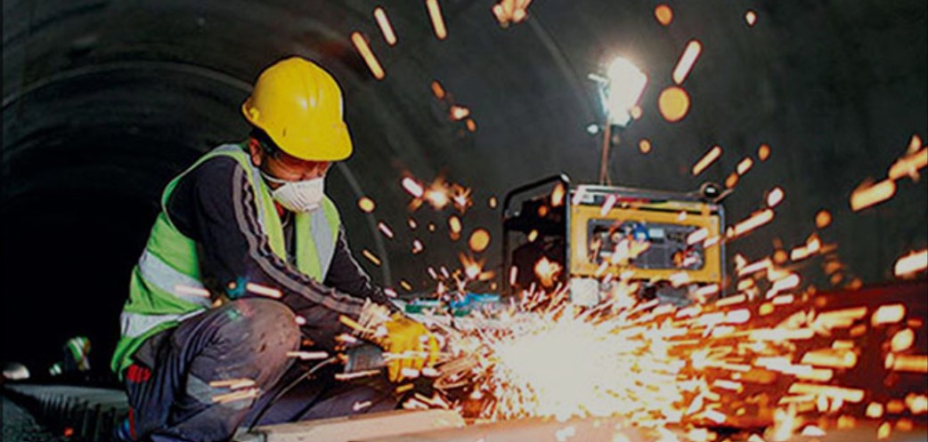 Euro Bölgesi sanayisi beklentilerin üzerinde daraldı