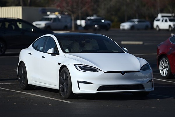 Tesla 2019’daki ölümcül otopilot kazasında davacılara 200 milyon dolardan fazla ödeyecek