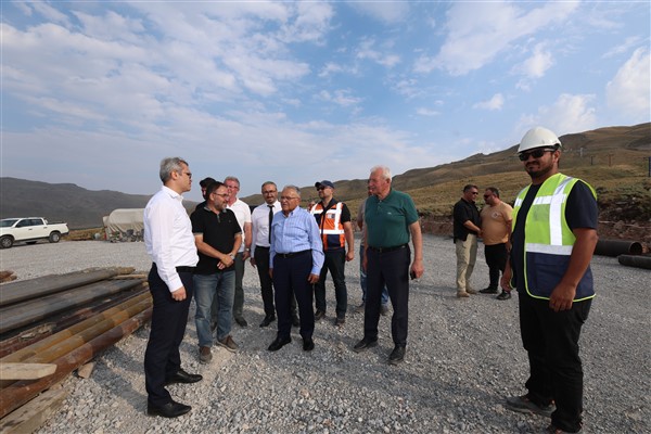 Başkan Büyükkılıç, Erciyes’te sıcak su sondaj çalışmalarını yerinde takip etti