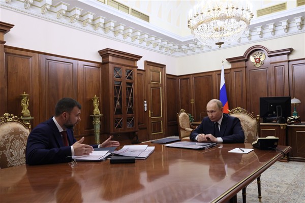 Putin, Donetsk Halk Cumhuriyeti Başkanı Puşilin ile görüştü