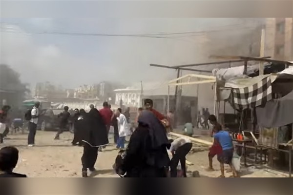 Dünya, İsrail’in Gazze’deki hastaneye ve gazetecilere yönelik saldırısına kınıyor