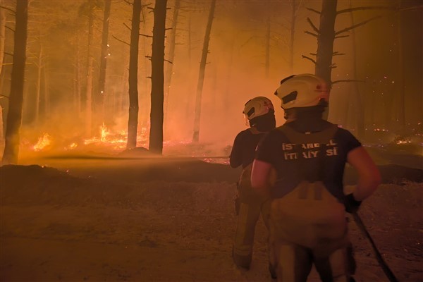 Çanakkale’ye yardıma giden İBB İtfaiyesi, yoldayken Edirne Enez’deki yangına yönlendirildi