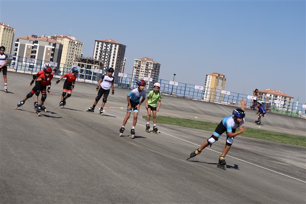 Karaman’da Tekerlekli Paten Türkiye Şampiyonası Finalleri başladı