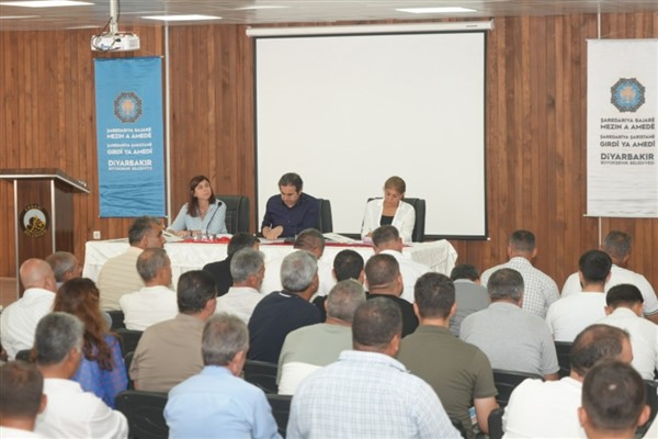 Bucak, Ergani’de muhtarlarla bir araya geldi