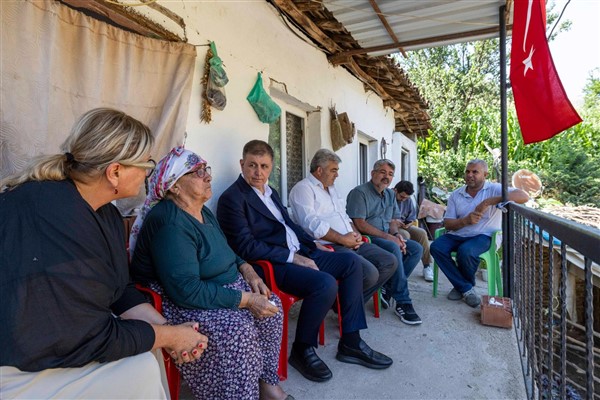 Başkan Tugay’dan yangında vefat eden Şahin’in aile evine taziye ziyareti