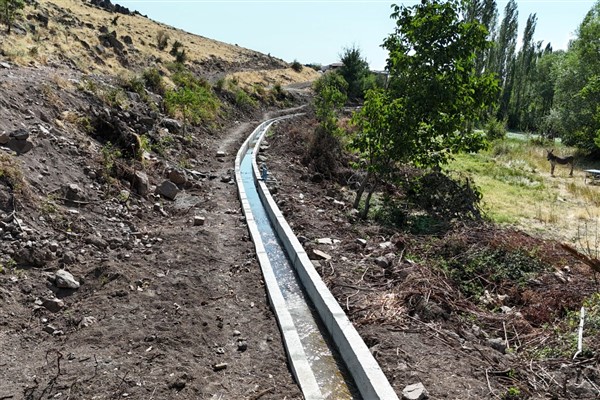 Malatya Büyükşehir Belediyesi’nden sulama çalışması