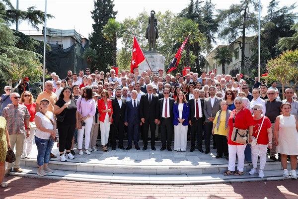 CHP Bursa İl Başkanlığı’ndan coşkulu 30 Ağustos kutlaması