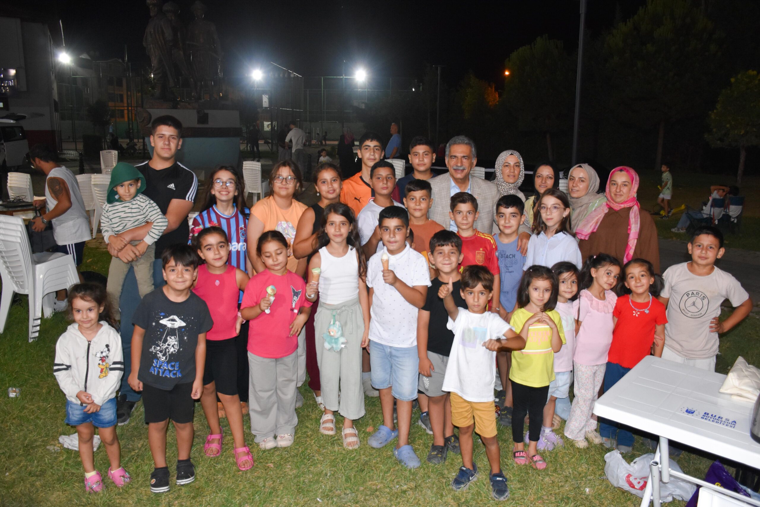Gemlik’te çocuklara açık hava sineması