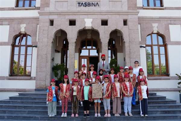 Konya’da öğrenciler 6 tarihi mekanda 6 tarihi karakteri tanıyor