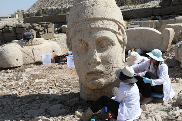 Nemrut’ta taş güçlendirme çalışmaları başlatıldı