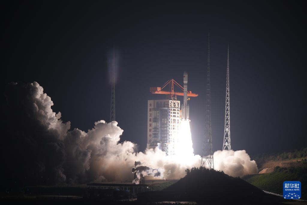 Çin, yeni bir grup alçak Dünya yörünge uydusunu fırlattı