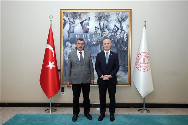 Bakan Tekin, YÖK Başkanı Özvar ile bir araya geldi