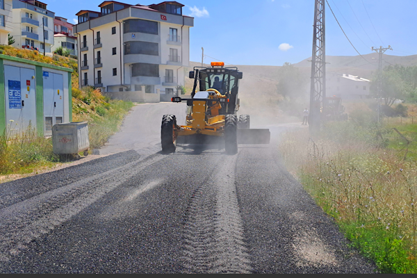 Bayburt’ta 8 bin ton asfalt serildi