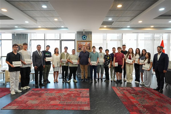 Başkan Dutlulu, Büyükşehir’in başarılı öğrencilerini ağırladı