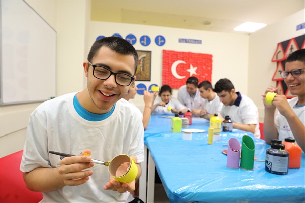 İBB’den özel gereksinimli bireylere ücretsiz atölyeler