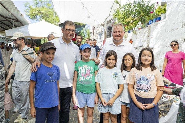 Başkan Tugay, Oyuk Festivali’nde yurttaşlarla buluştu
