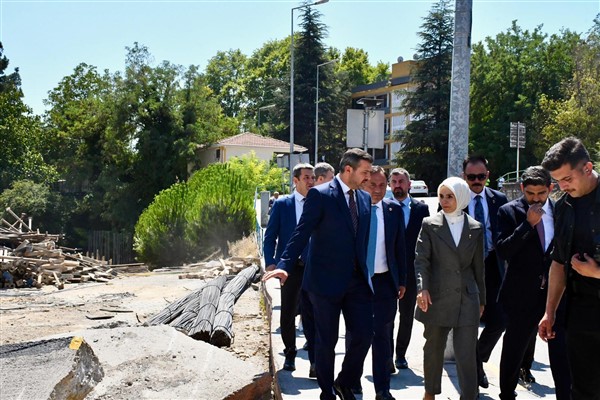 Bakan Göktaş, Yücel & Recep Özçelik Aktif Yaş Alma Merkezi proje alanını inceledi