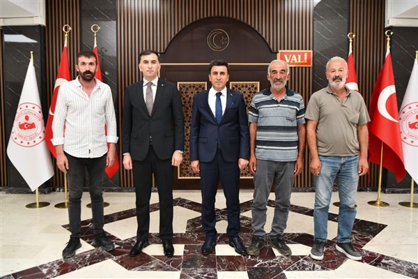 Yıldırım düşmesi sonucu hayvanlarını kaybeden Bulut’tan Vali Aygöl’e ziyaret