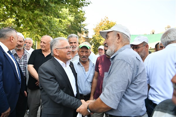 Başkan Büyükkılıç’tan esnaf ziyareti