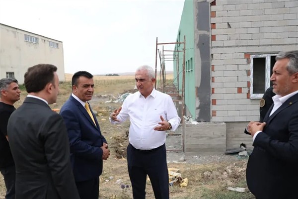 Vali Çakır’dan Süt Toplama Merkezi inşaatında inceleme