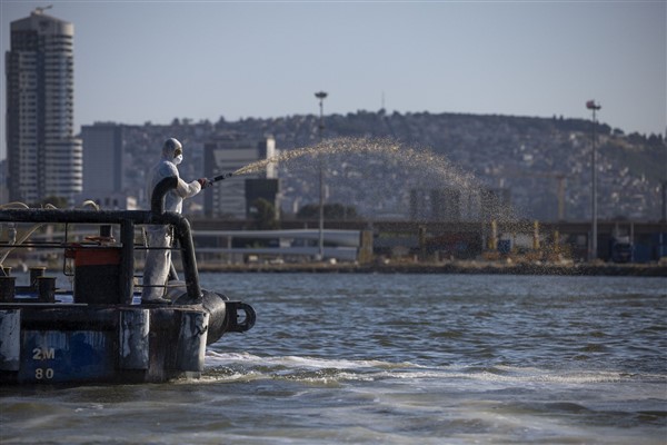İzmir Körfezi için modifiye kil uygulaması devrede