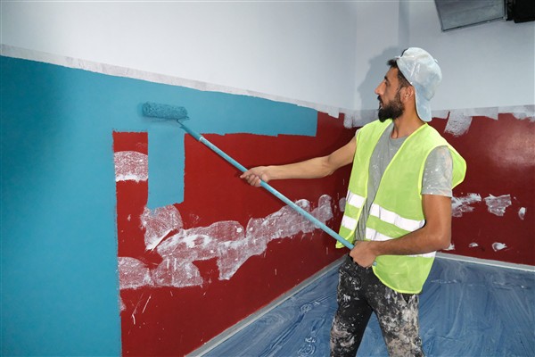 Esenyurt Belediyesi’nden okullarda yenileme çalışması