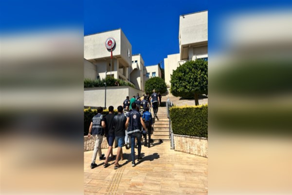 Marmaris’te göçmen kaçakçılığı ile mücadele kapsamında 1 organizatör şahıs yakalandı