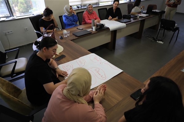 Kadınlar Atölyesi’nde Toplumsal Cinsiyet Rolleri ve Kadın Özgürlük Paradigması tartışıldı