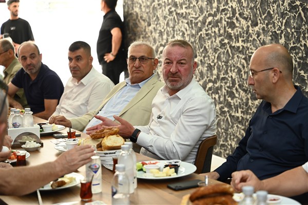 Başkan Karabatı, Karacabey Hemşeri Dernekleri Federasyonu’nun kahvaltı programına katıldı