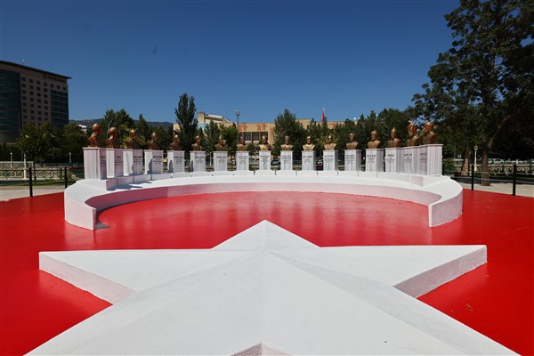 Yazıcıoğlu: Türk Devletleri ve Türk Büyükleri Anıtı, Tokat’ımıza çok yakıştı