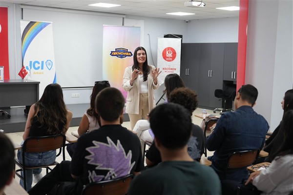 Gençlere teknolojiyle gelecek fırsatı