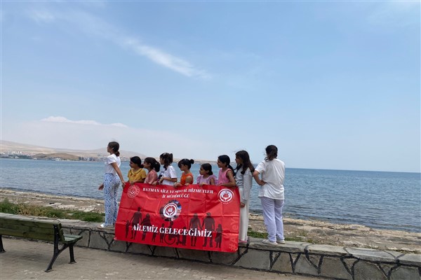 Devlet himayesindeki çocuklar Tatvan’da kültürel yolculuğa götürüldü