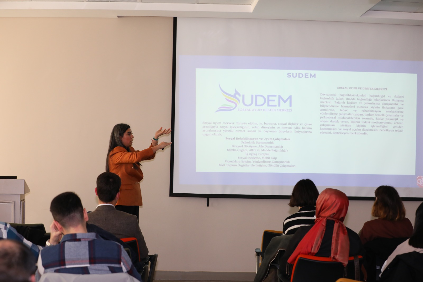 İBB, 9 SUDEM ile bağımlılıkla mücadele ediyor