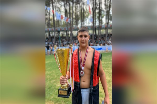 Trabzon Büyükşehir Belediyespor Kulübü sporcusu Sağır, Türkiye 3’üncüsü oldu