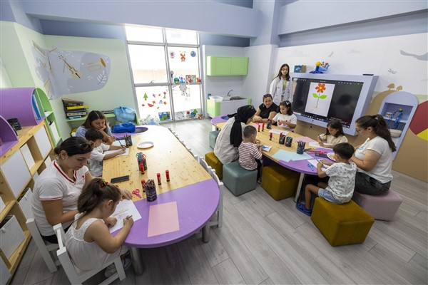 Büyükşehir’in Mercan Bilim Merkezi’nde yaz okulu atölyeleri sürüyor