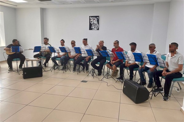 AMATEM hastalarından anlamlı konser