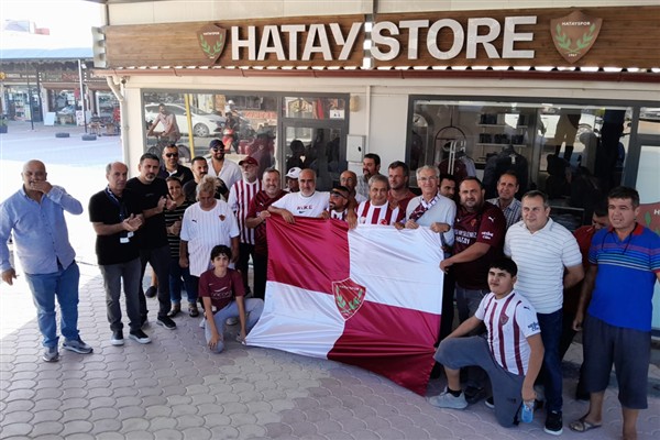 Hatayspor’da taraftarlardan istifa çağrısı