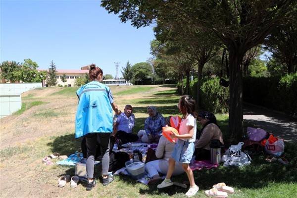 Van Gölü’nde yaşlı bireylere yönelik piknik etkinliği