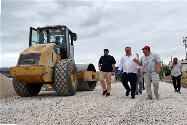 Başkan Gürel, yol çalışmalarını yerinde inceledi