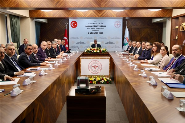 Sağlık Bakanı Memişoğlu, Rize’de