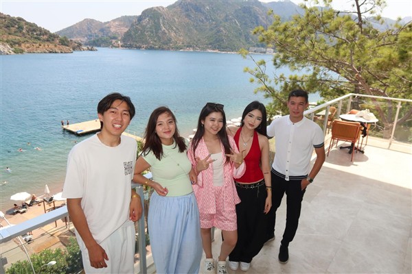 Kazak sosyal medya fenomenleri Marmaris’te