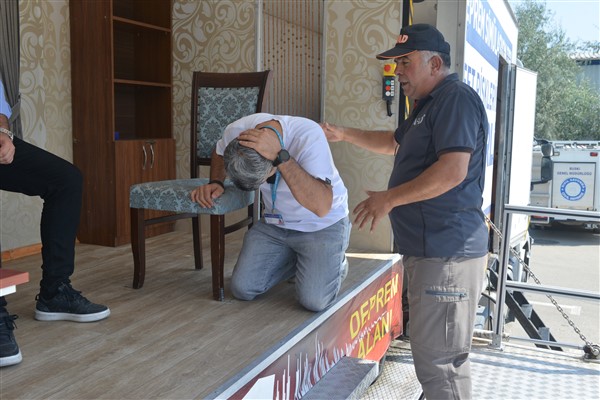 BUSKİ çalışanlarına deprem eğitimi verildi